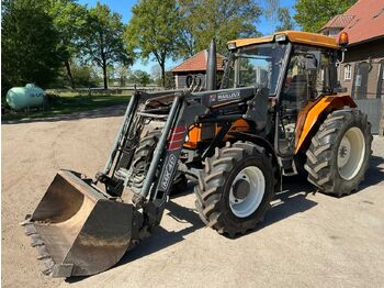 Traktor RENAULT