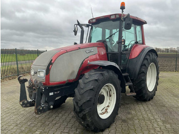 Traktor VALTRA T120