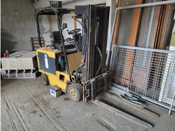 Viličar CATERPILLAR