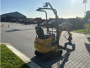 Mini bager Cat 300.9D: slika Mini bager Cat 300.9D