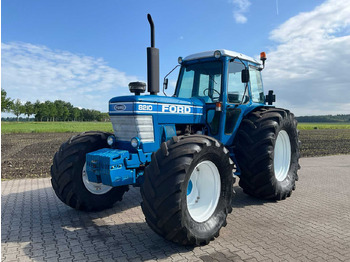 Traktor FORD
