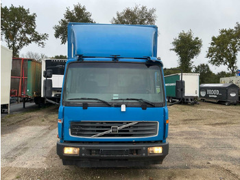 Kamion 2004 VOLVO FL6L 4X2R LIVESTOCK TRUCK: slika Kamion 2004 VOLVO FL6L 4X2R LIVESTOCK TRUCK