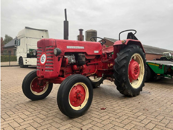 Traktor McCORMICK