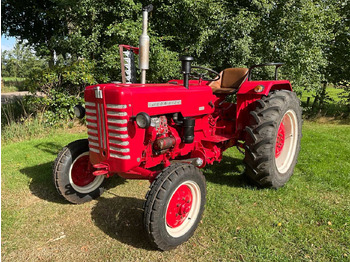 Traktor McCORMICK