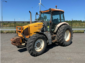 Traktor RENAULT