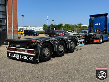 Transporter kontejnera/ Poluprikolica s izmjenjivim sanducima D-TEC