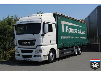 Kamion s ceradom MAN TGX 26.440
