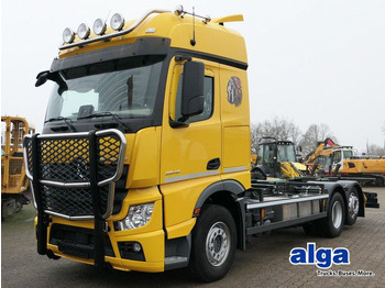 Transporter kontejnera/ Kamion s izmjenjivim sanducima MERCEDES-BENZ