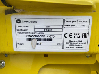 Priključak za silažni kombajn John Deere 30R: slika Priključak za silažni kombajn John Deere 30R