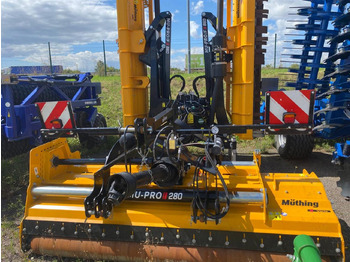 Malčer sa čekićima MÜTHING