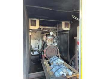 Generatorski set Cummins KTTA 19 C Dieselmotor in container 585 PK: slika Generatorski set Cummins KTTA 19 C Dieselmotor in container 585 PK Generatorski set Cummins KTTA 19 C Dieselmotor in container 585 PK: slika Generatorski set Cummins KTTA 19 C Dieselmotor in container 585 PK