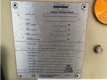 Rasvjetni stup Ingersoll Rand Kubota LT6K 9 meter light tower generator: slika Rasvjetni stup Ingersoll Rand Kubota LT6K 9 meter light tower generator