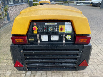 Zračni kompresor Kaeser M27 Kubota 2,7 m3 / min 7 Bar 18 kW Mobiele Silent Diesel Compressor: slika Zračni kompresor Kaeser M27 Kubota 2,7 m3 / min 7 Bar 18 kW Mobiele Silent Diesel Compressor