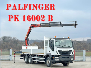Kamion s kranom IVECO Trakker