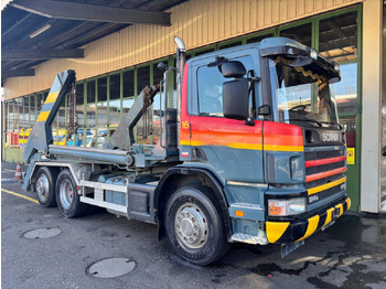 Utovarivač s proklizavajućim upravljanjem SCANIA P124