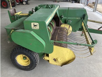 Kvadratna balirka JOHN DEERE