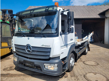 Utovarivač s proklizavajućim upravljanjem MERCEDES-BENZ Atego 818