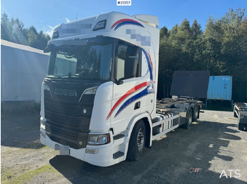 Transporter kontejnera/ Kamion s izmjenjivim sanducima SCANIA R 580