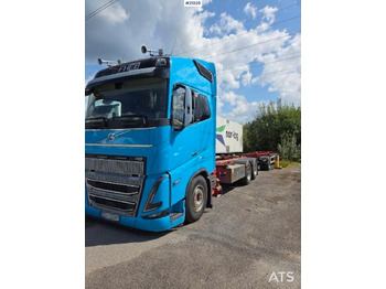 Transporter kontejnera/ Kamion s izmjenjivim sanducima VOLVO FH