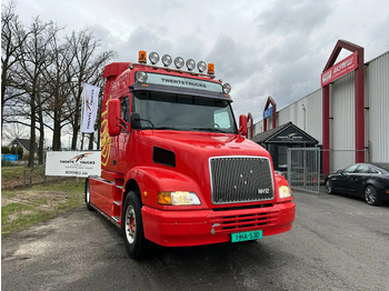Tegljač VOLVO NL