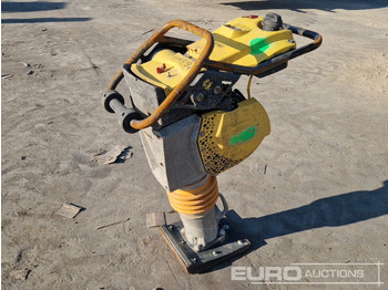 Stroj za asfaltiranje BOMAG