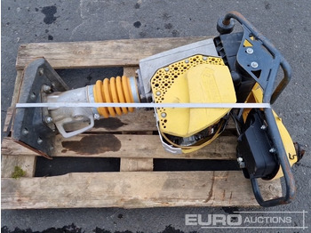 Stroj za asfaltiranje BOMAG