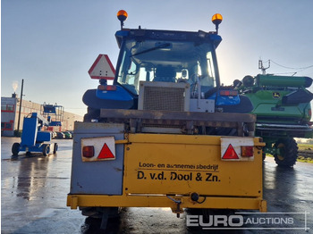 Traktor New Holland TS100: slika Traktor New Holland TS100
