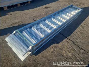 Utovarna rampa Unused 148.30L Aluminium Loading Rampes (2 of) 9000kg Capacity, 3000mm Length: slika Utovarna rampa Unused 148.30L Aluminium Loading Rampes (2 of) 9000kg Capacity, 3000mm Length