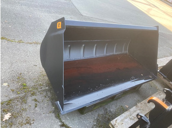 Prednji utovarivač za traktor