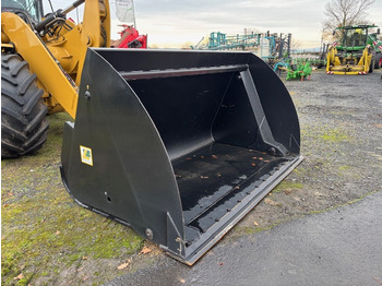 Prednji utovarivač za traktor BRESSEL UND LADE