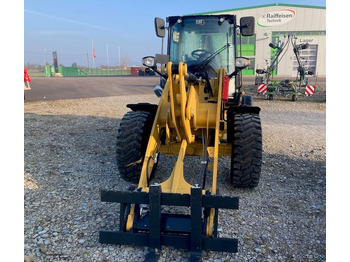 Utovarivač na kotačima CATERPILLAR 908H