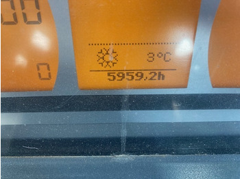 Traktor Fendt 724 Vario S4 Profi: slika Traktor Fendt 724 Vario S4 Profi