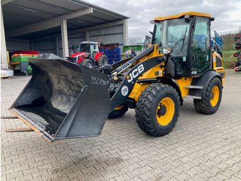 Utovarivač JCB 409