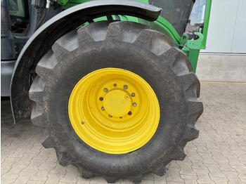 Traktor John Deere 6210 R: slika Traktor John Deere 6210 R