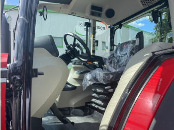 Traktor Massey Ferguson 5711M Dyna-4 4WD Cab: slika Traktor Massey Ferguson 5711M Dyna-4 4WD Cab Traktor Massey Ferguson 5711M Dyna-4 4WD Cab: slika Traktor Massey Ferguson 5711M Dyna-4 4WD Cab