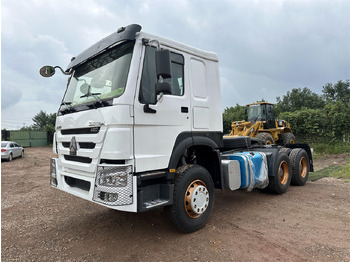 Tegljač SINOTRUK HOWO