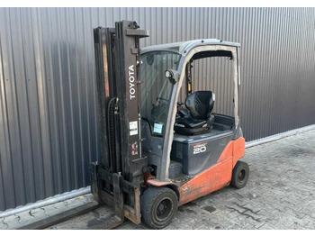 Električni viličar TOYOTA