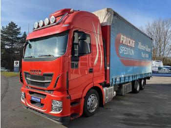 Kamion s ceradom IVECO Stralis