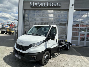 Kamion s kukastom dizalicom IVECO Daily 70c18