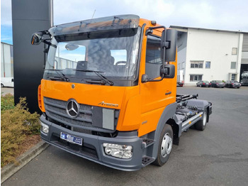Kamion s kukastom dizalicom Mercedes-Benz Atego 818 K 4x2 HIAB XR5S3650 AHK Klima: slika Kamion s kukastom dizalicom Mercedes-Benz Atego 818 K 4x2 HIAB XR5S3650 AHK Klima