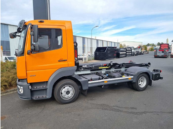 Kamion s kukastom dizalicom Mercedes-Benz Atego 818 K 4x2 HIAB XR5S3650 AHK Klima: slika Kamion s kukastom dizalicom Mercedes-Benz Atego 818 K 4x2 HIAB XR5S3650 AHK Klima