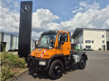 Kamion-šasija UNIMOG U400