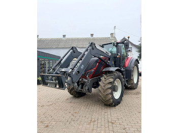 Traktor VALTRA T174