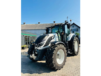 Traktor VALTRA T174