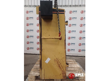 Hauba Caterpillar Occ grille D6M Caterpillar: slika Hauba Caterpillar Occ grille D6M Caterpillar