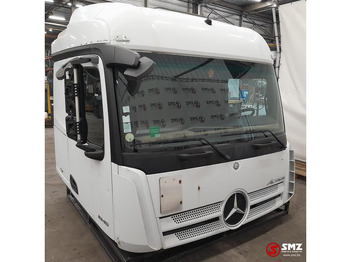 Kabina i unutrašnjost MERCEDES-BENZ