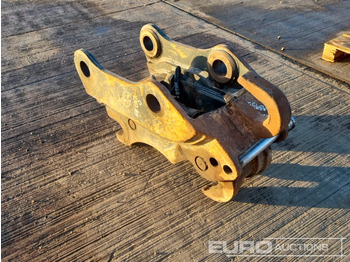 Brza spojka Daemo Hydraulic Quick Hitch 80mm Pin to suit 20 Ton Excavator: slika Brza spojka Daemo Hydraulic Quick Hitch 80mm Pin to suit 20 Ton Excavator