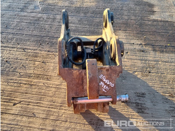 Brza spojka Daemo Hydraulic Quick Hitch 80mm Pin to suit 20 Ton Excavator: slika Brza spojka Daemo Hydraulic Quick Hitch 80mm Pin to suit 20 Ton Excavator