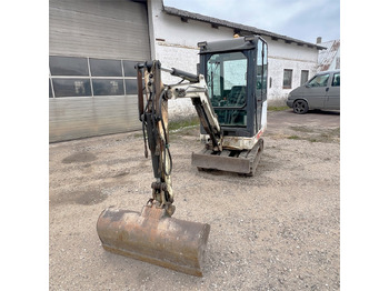 Mini bager Bobcat 320: slika Mini bager Bobcat 320