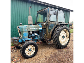 Traktor FORD